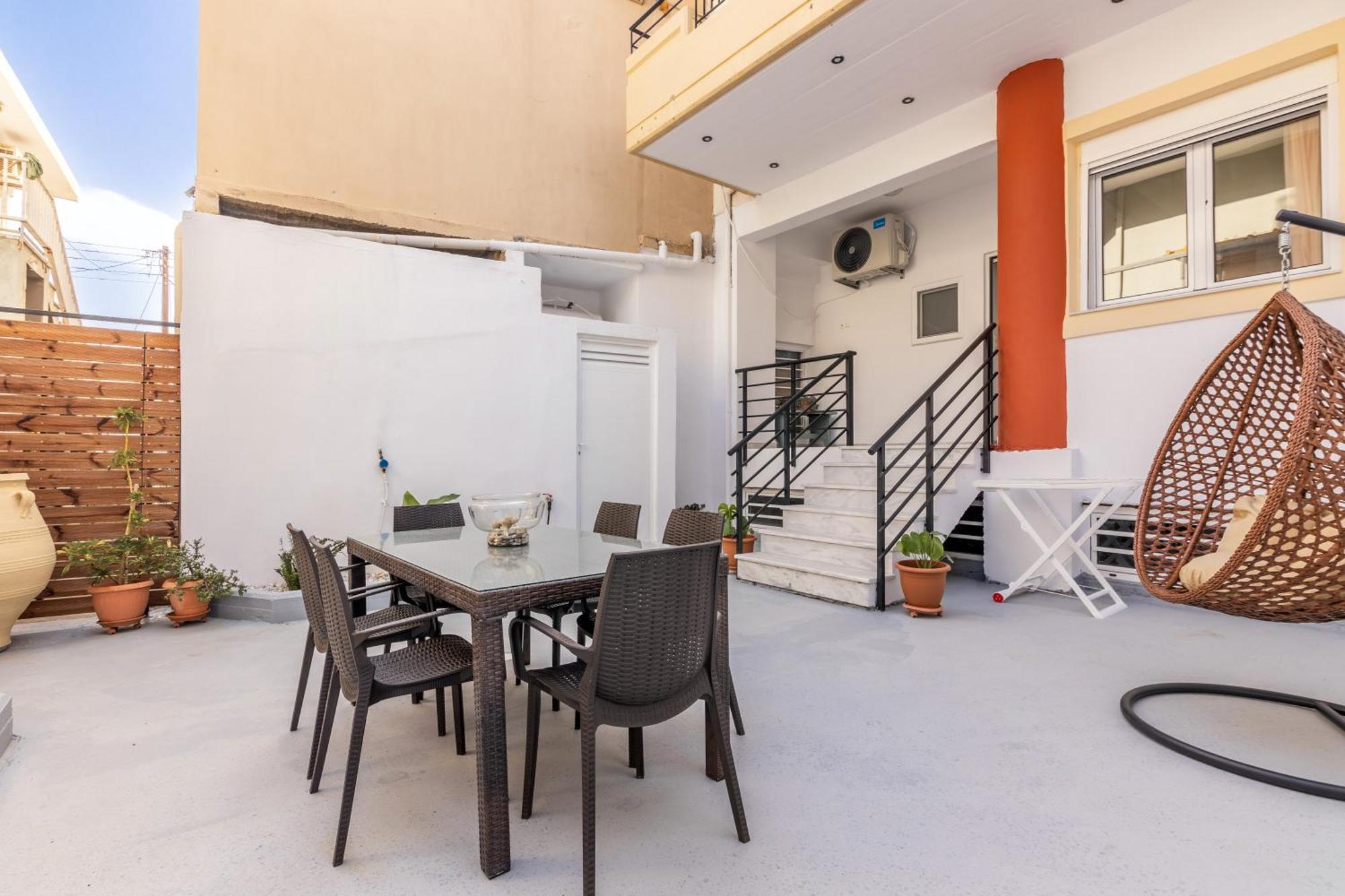 Garden Luxury Apartment Ираклио Екстериор снимка