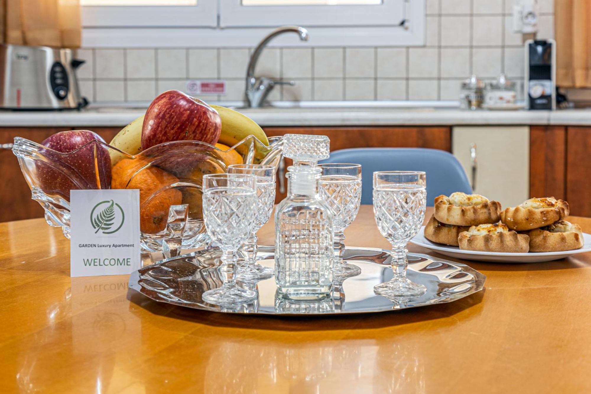 Garden Luxury Apartment Ираклио Екстериор снимка
